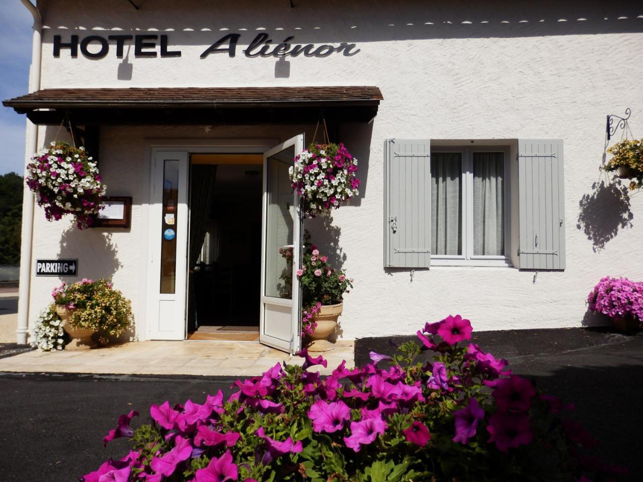 Hotel Alienor Brantome Exterior photo