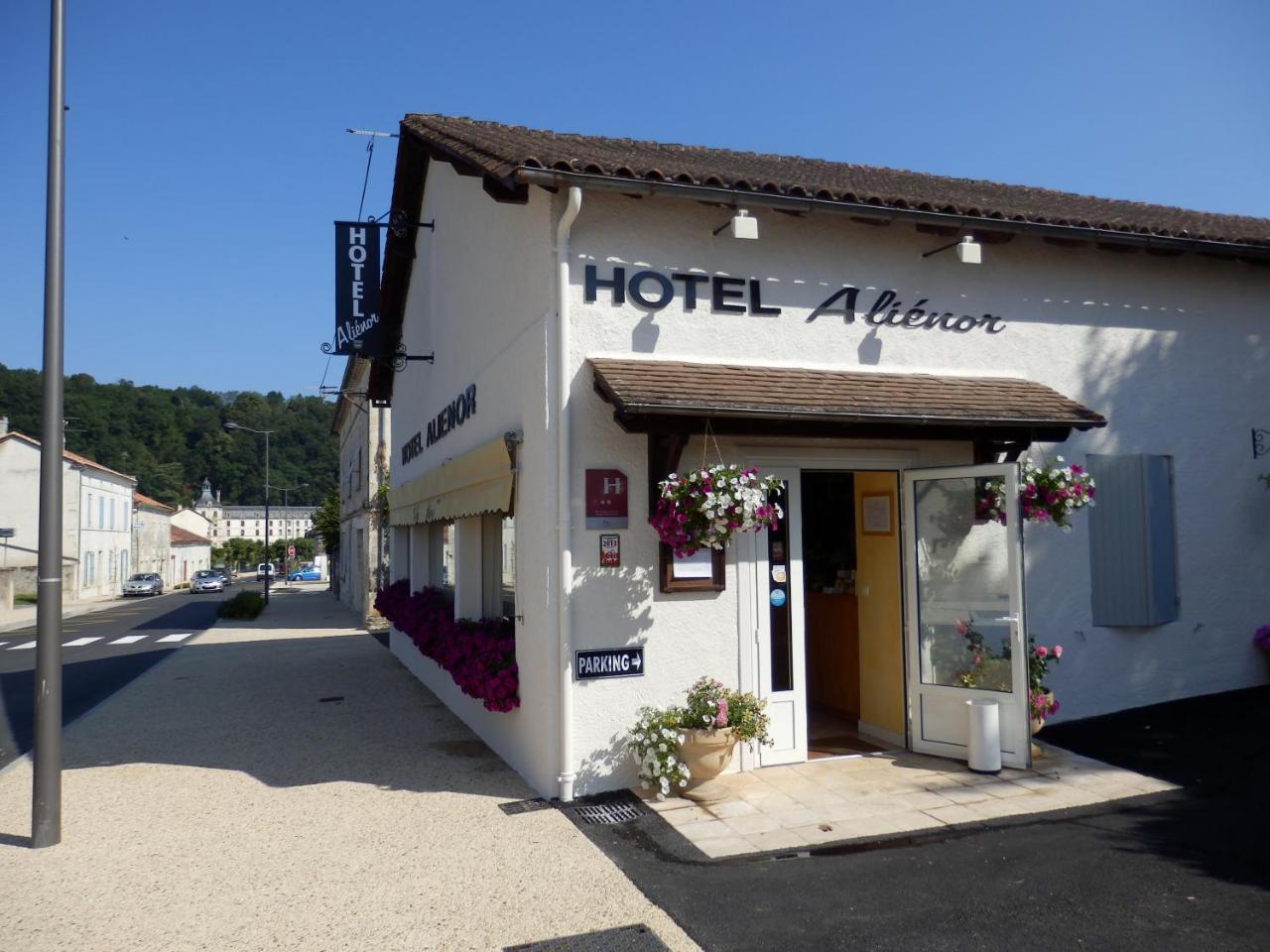 Hotel Alienor Brantome Exterior photo